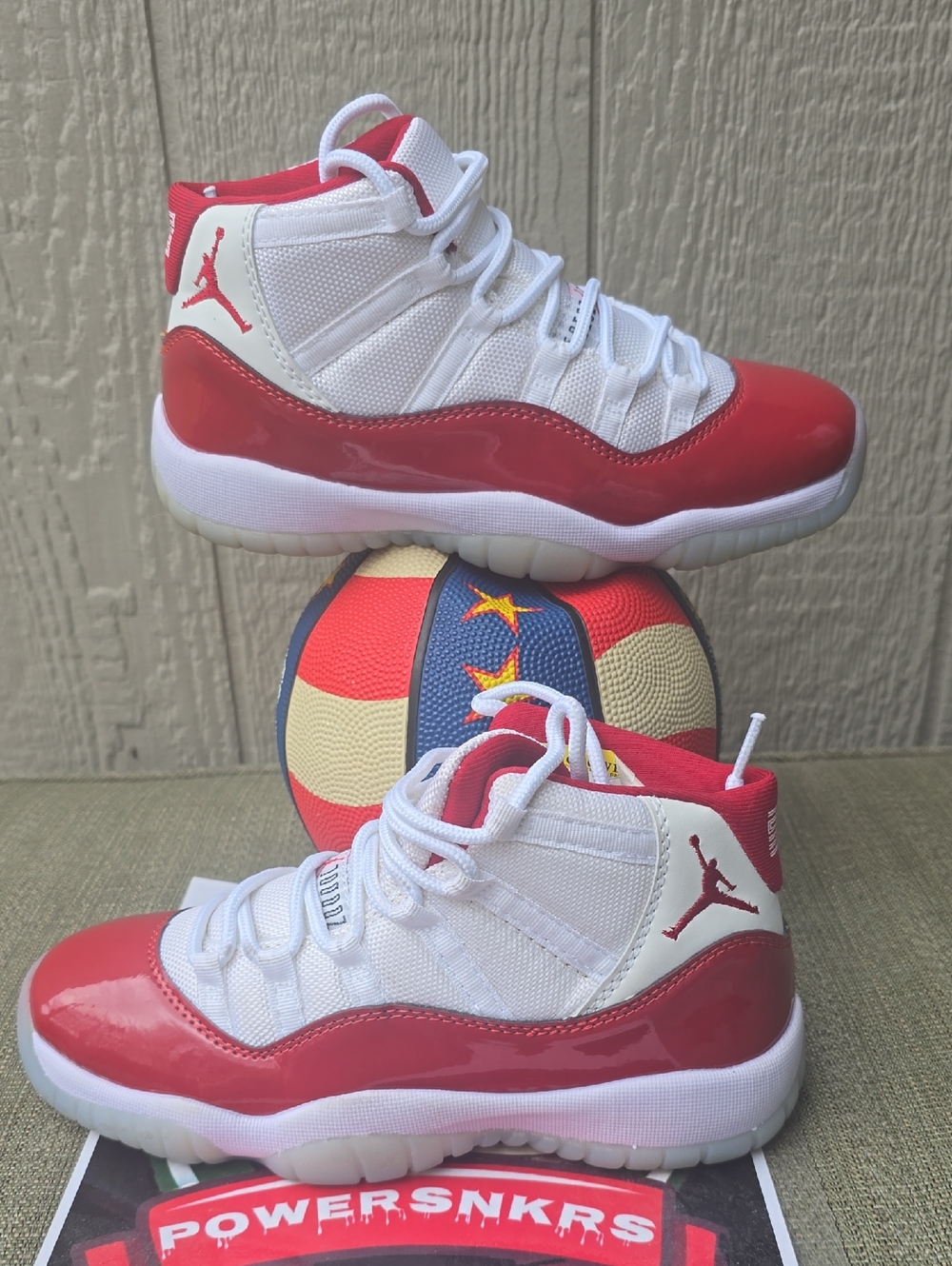 JORDAN RETRO 11 LIKE NEW